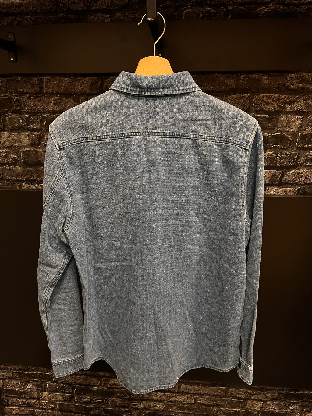 Cămașă denim - Kings of Indigo, realizata din 100% bumbac organic si materiale reciclate