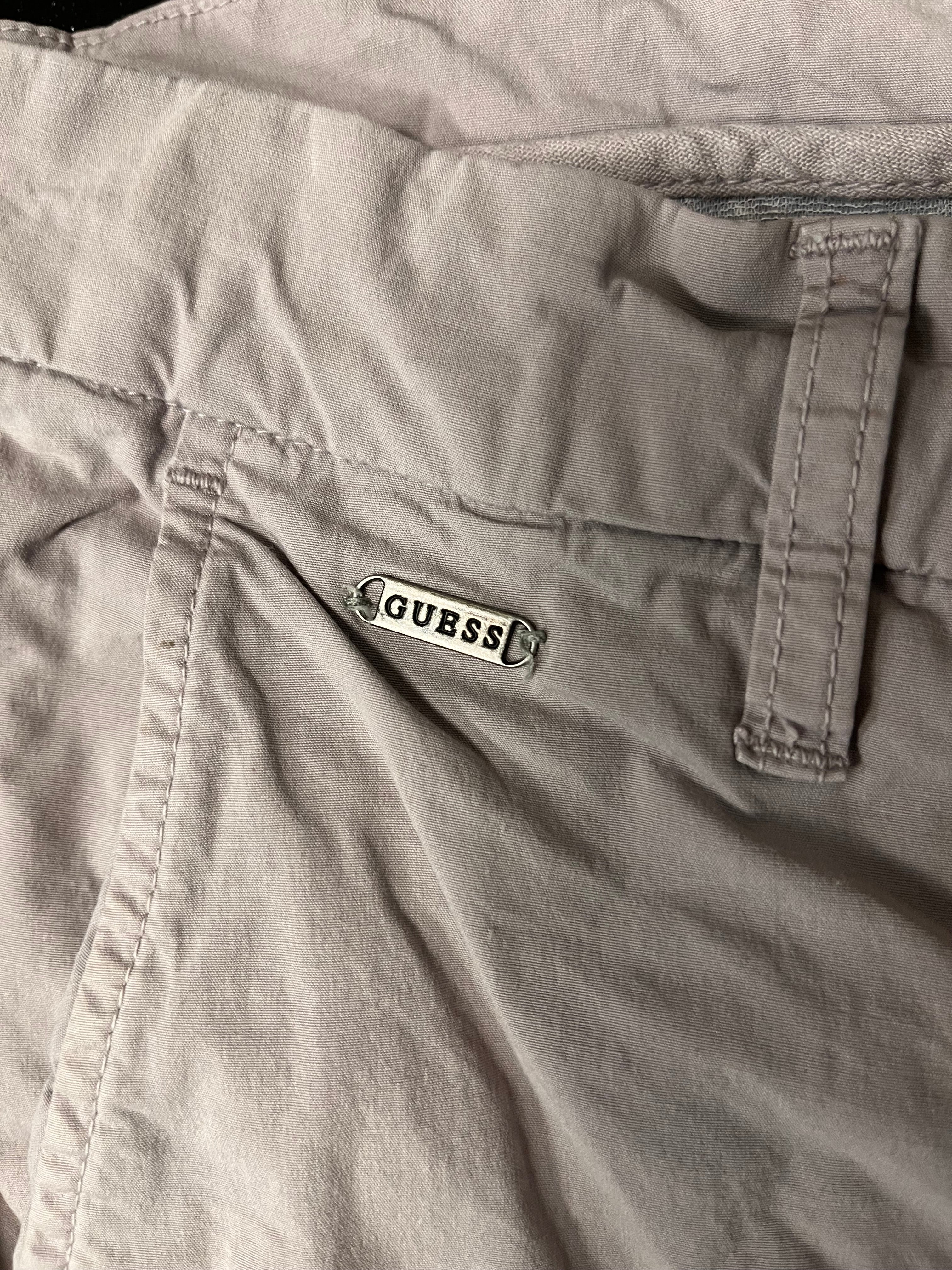 Pantaloni scurți Guess