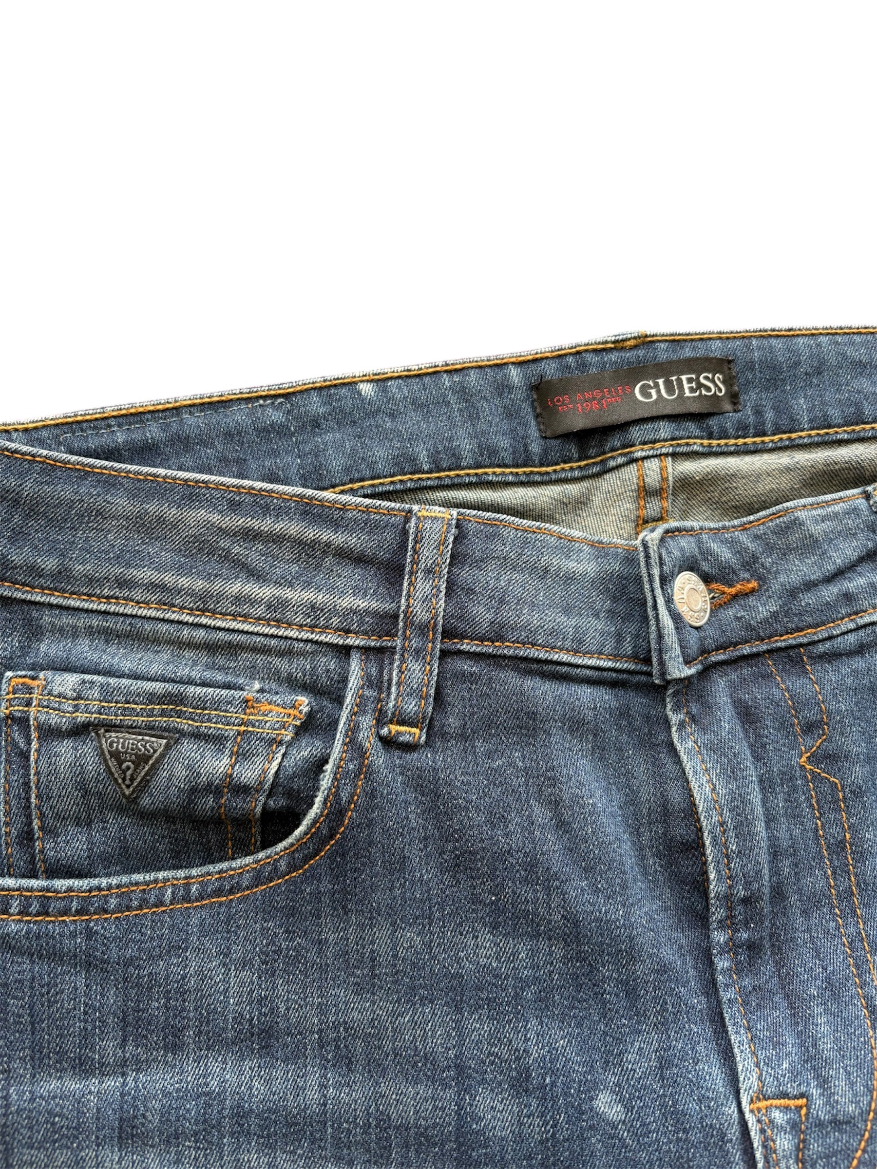 Blugi premium GUESS – denim modern cu vibe vintage