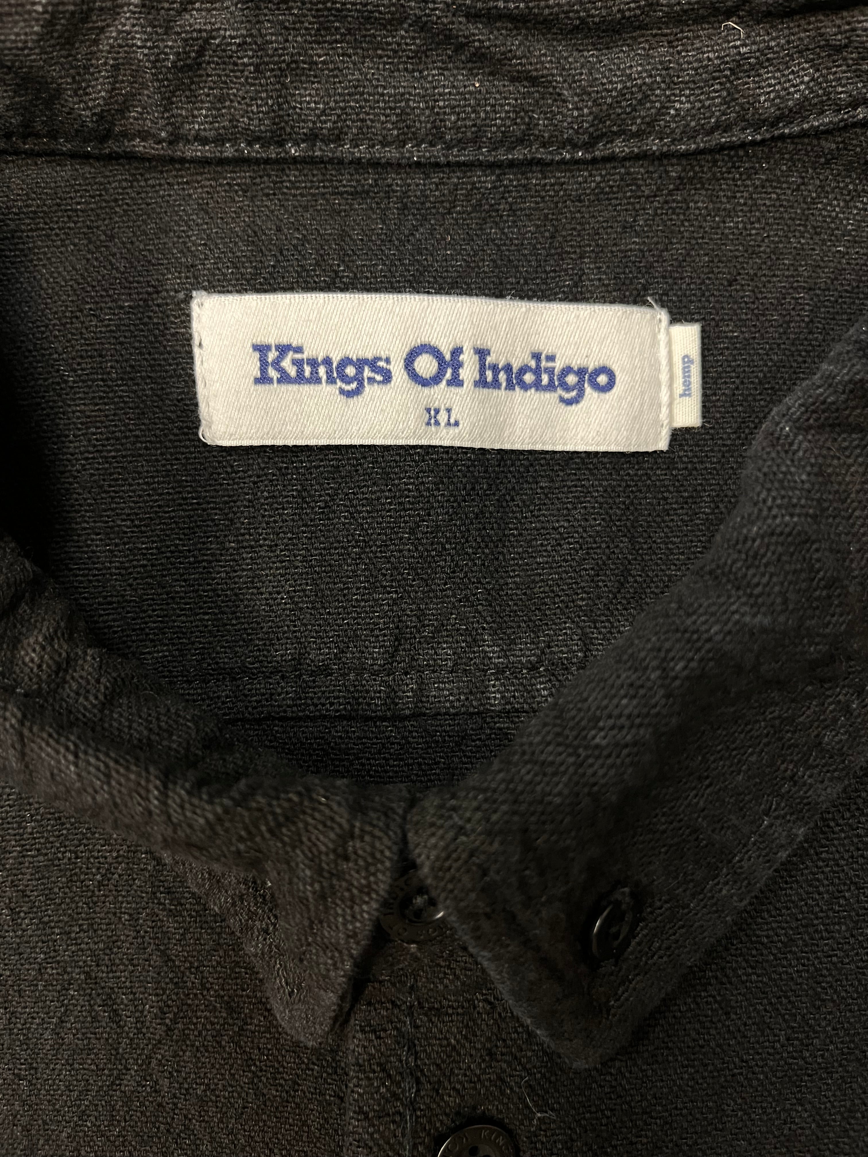 Cămașa neagra - Kings of Indigo realizată din 100% bumbac organic și materiale reciclate
