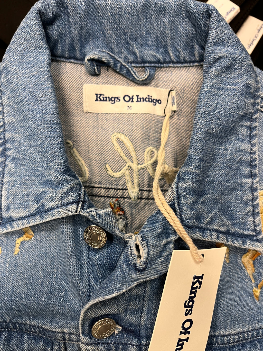 Geacă denim - Kings Of Indigo, realizată din 100% bumbac organic