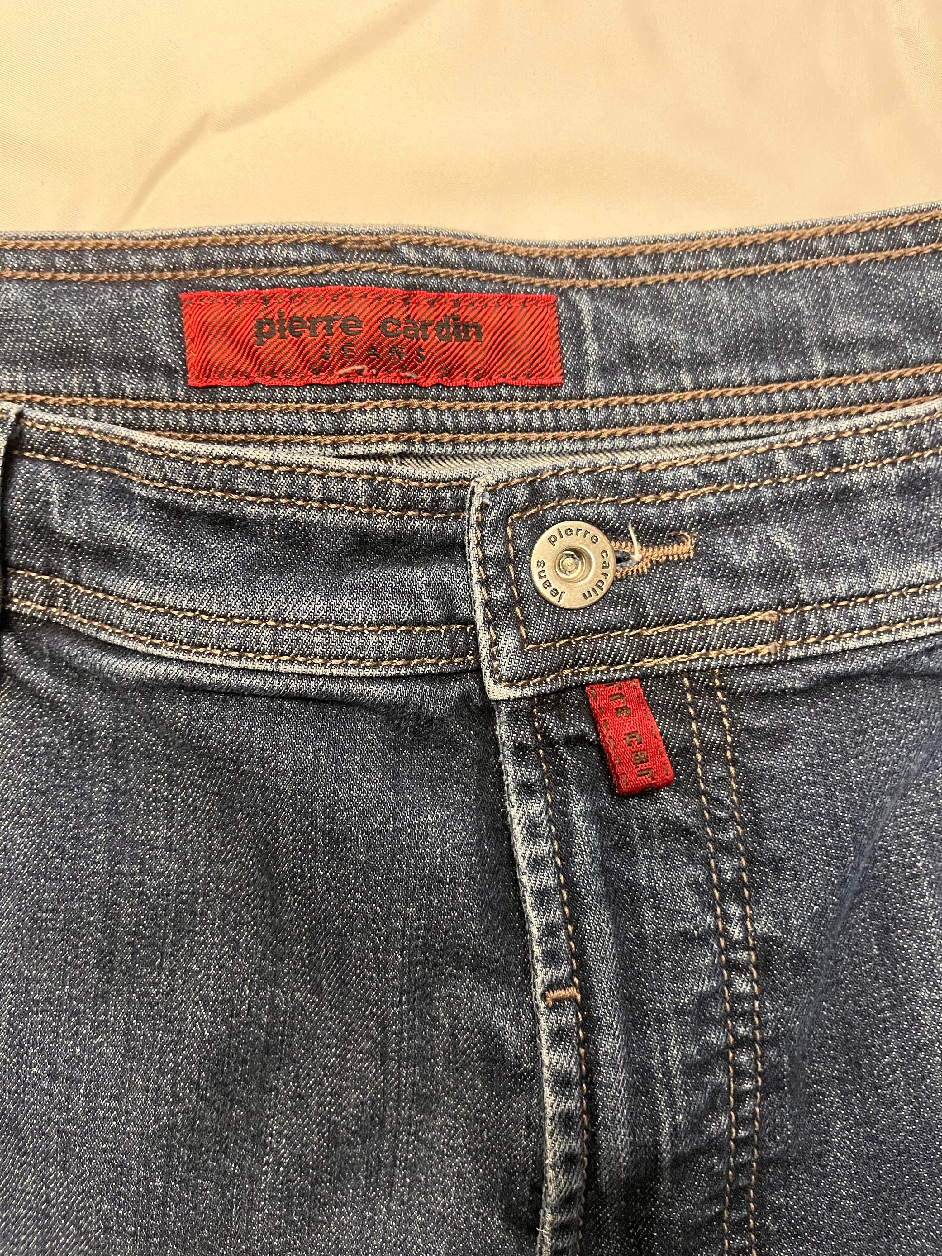 Pantaloni scurți Pierre Cardin