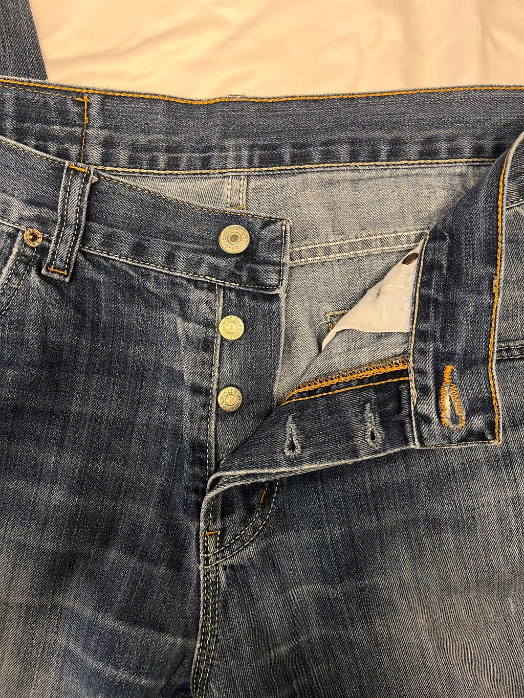 Blugi Levi’s 501