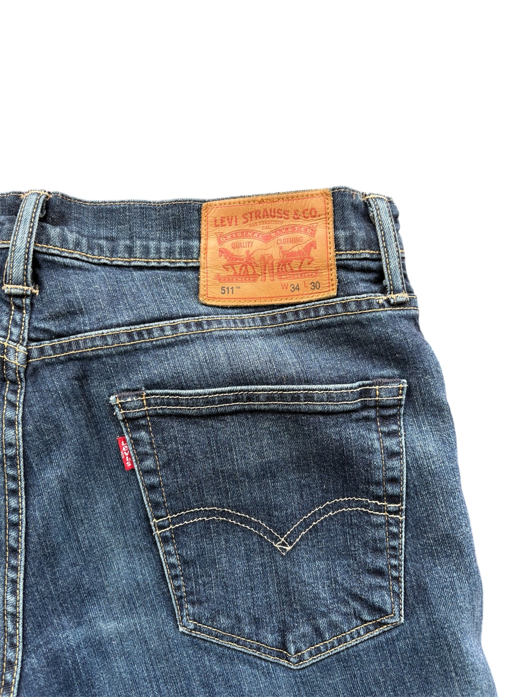 Blugi premium Levi’s – denim autentic, stil clasic reinterpretat